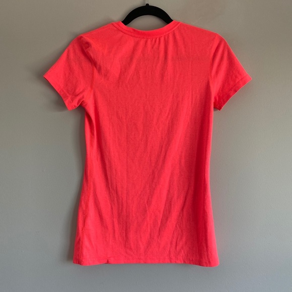 NIKE DryFit Pink Vneck XS - Picture 3 of 4